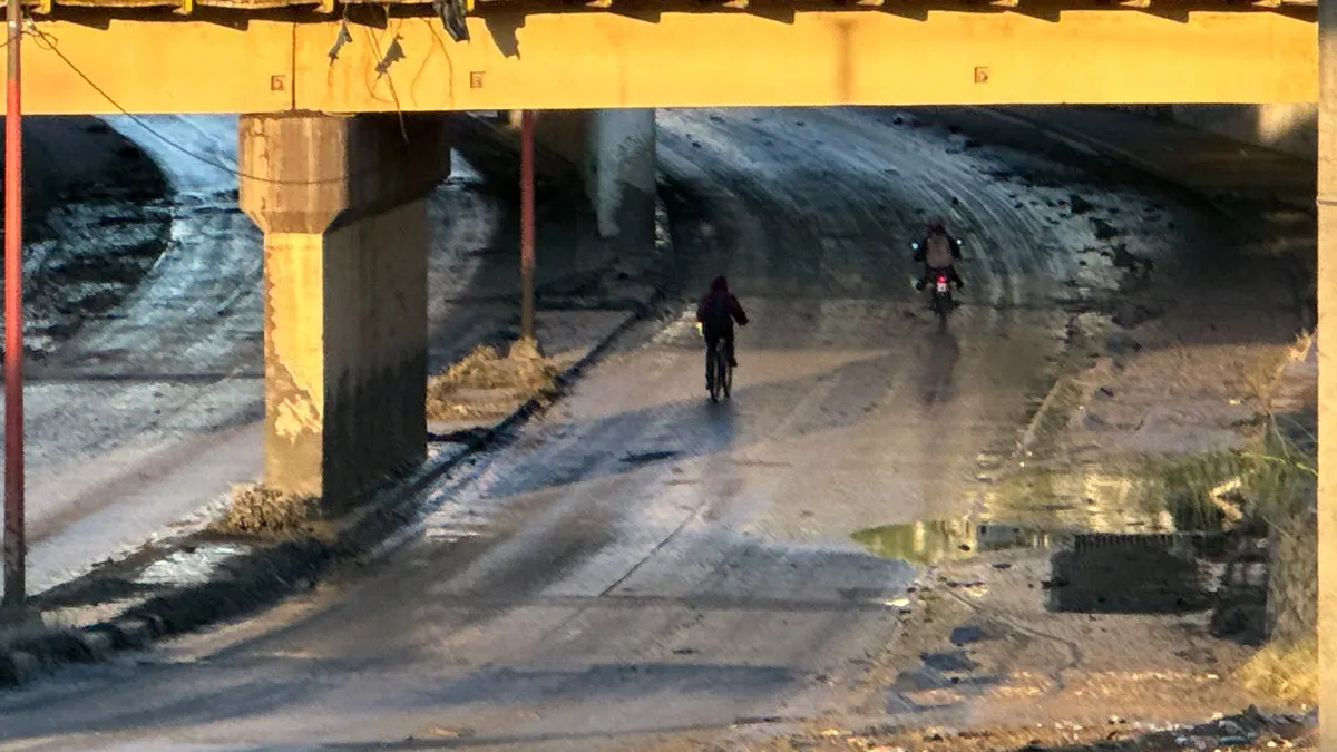 Reabren paso a desnivel de la Insurgentes tras lluvias