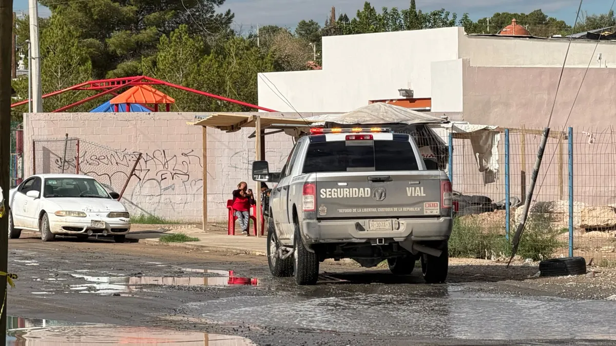 Cierran tramo de carretera Juárez-El Porvenir por riesgo de socavones