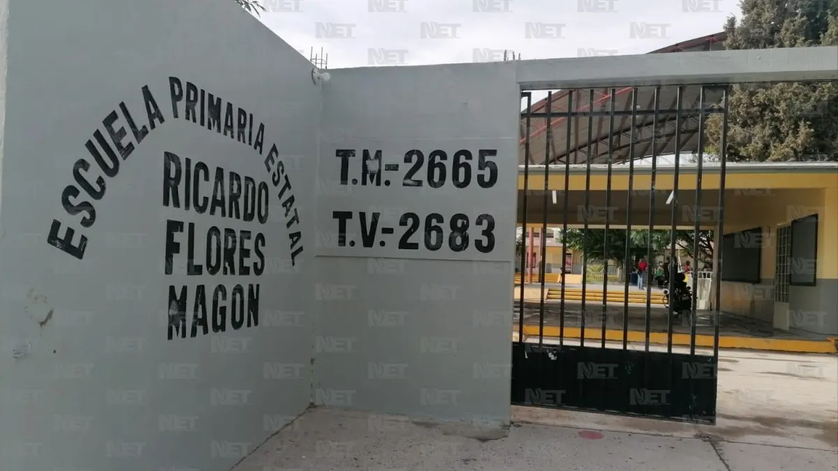 Exigen el regreso a clases en la Ricardo Flores Magón 