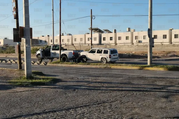 Atacan a hombre con arma blanca y se les poncha el vehículo camino al hospital