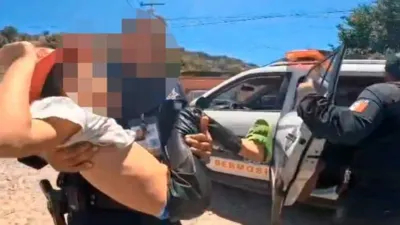 Policías salvan a niña tras picadura de viuda negra en Hermosillo