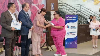 Feria de Servicios Profesionales reúne a 23 colegios en Pueblito Mexicano