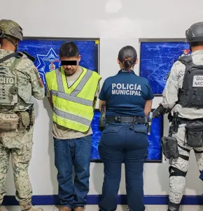 Detienen a hombre con más de 7 kilos de cristal en Juárez