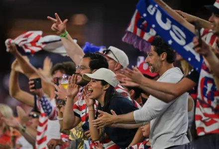 Vive Estados Unidos fiebre futbolera tras vencer a Paraguay en el Mundial