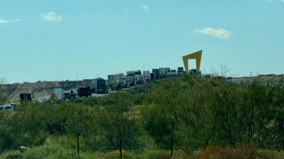 Caravana de tráileres llega a capilla del kilómetro 30 por San Judas Tadeo