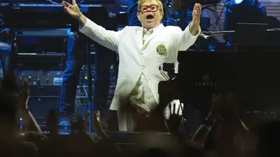 Ofrece Elton John primer concierto de despedida en la Ciudad de México