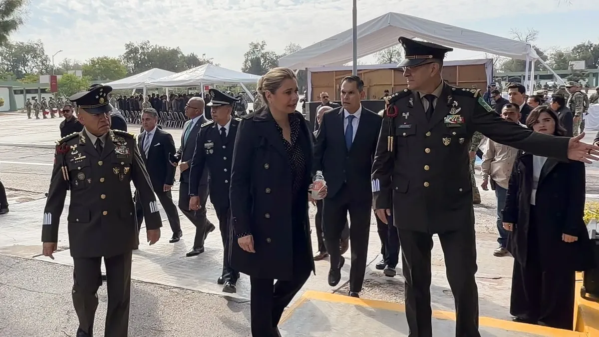 Asiste Maru Campos a toma de mando de la XI Región Militar en Torreón