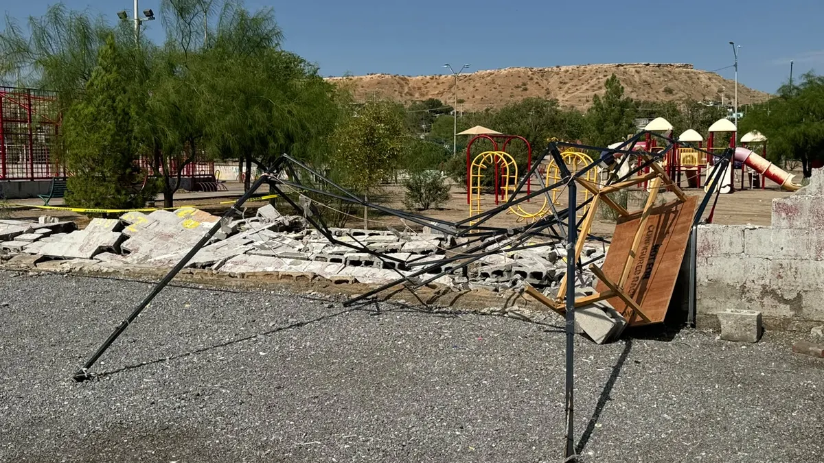 Colocan veladora donde murió joven al tratar de refugiarse de tormenta en Anapra