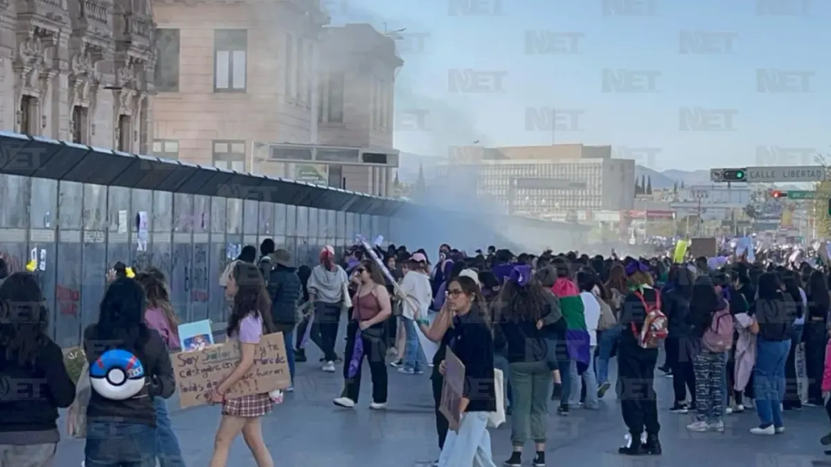 Marchan miles de mujeres en Chihuahua