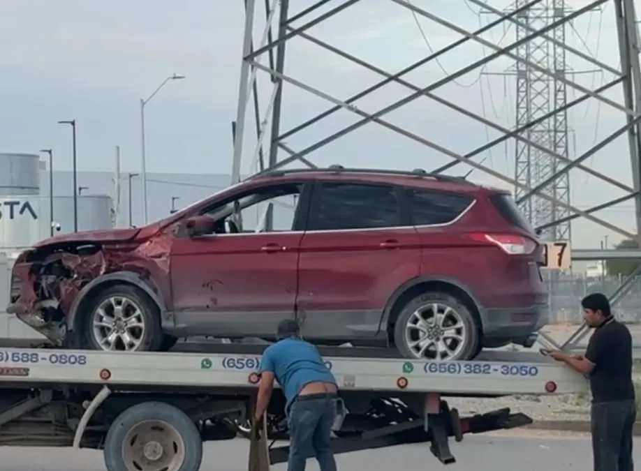 Motociclista resulta lesionado tras choque con camioneta al suroriente de Juárez