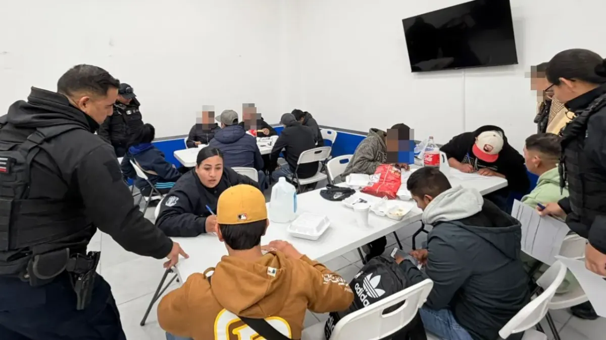 Escuchan gritos de auxilio y rescatan a 11 migrantes secuestrados en Juárez