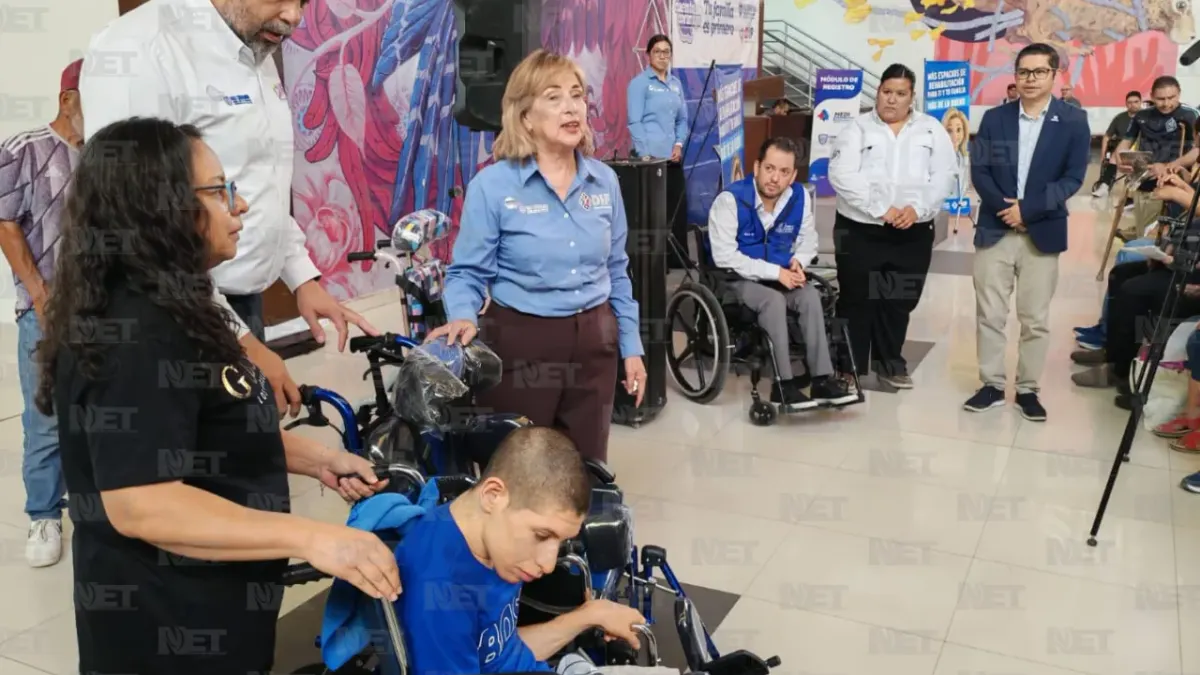 Entrega DIF sillas de ruedas y aparatos funcionales en Ciudad Juárez