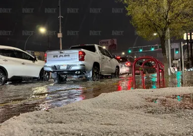 Tormenta con granizo provoca cierres viales en Ciudad Juárez