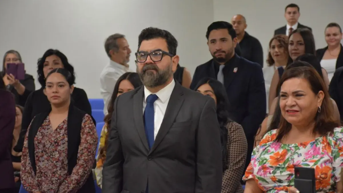 Se gradúan 97 especialistas, maestros y doctores del Poder Judicial en Juárez