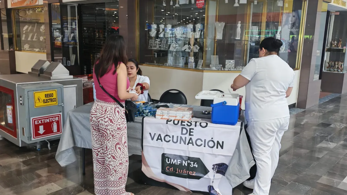 Invitan a jornada de vacunación infantil en 3 centros comerciales de Juárez