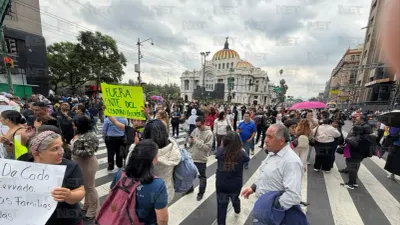 Comerciantes protestan por vallas en el Centro Histórico de la CDMX