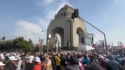 Concentran seguidores apoyo a Sheinbaum en Monumento a la Revolución