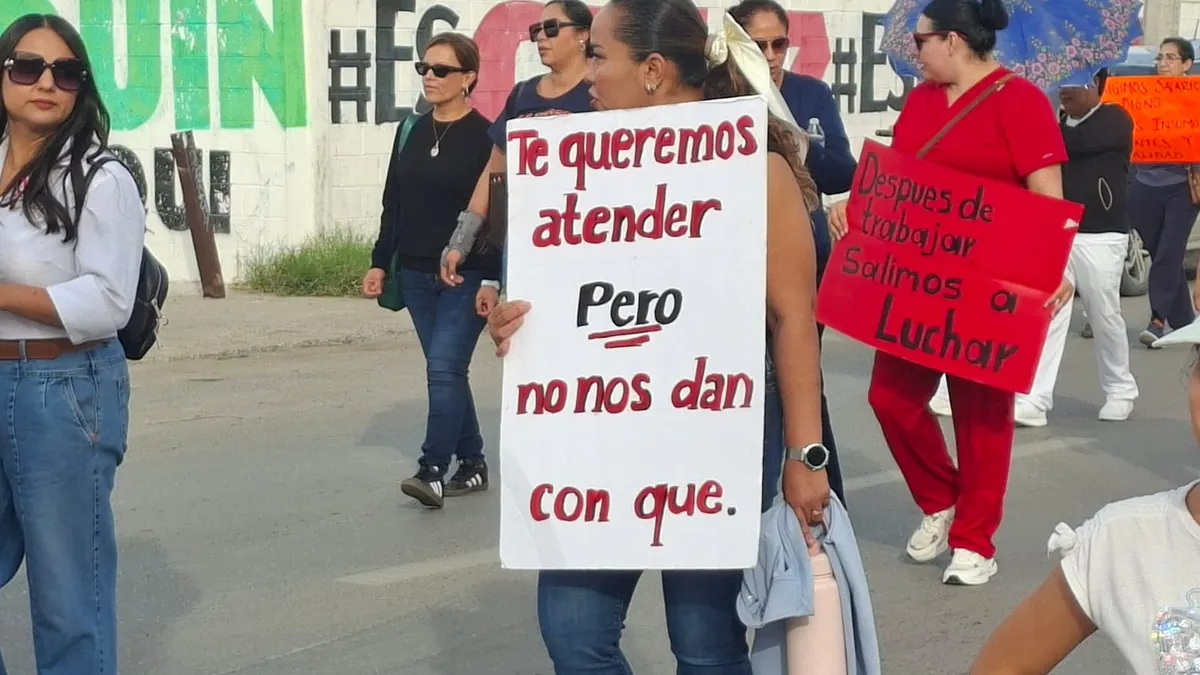 Marchan trabajadores del IMSS en Juárez; rechazan aumento salarial del 8%