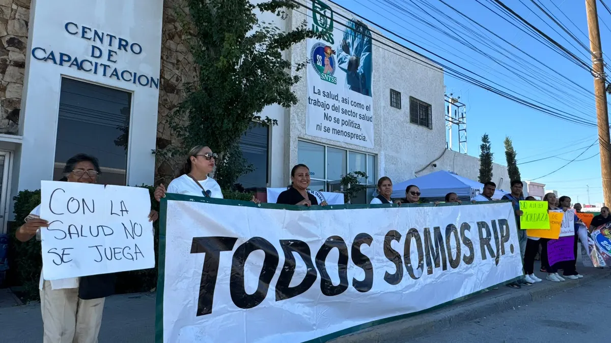 Trabajadores del IMSS en Juárez acumulan más de 50 horas de protesta