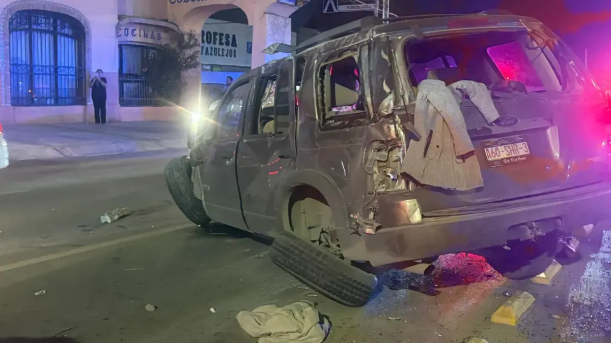 Persecución por vehículo robado termina en choque y dos detenidos