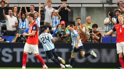 Vence Argentina a Austria con doblete de Messi