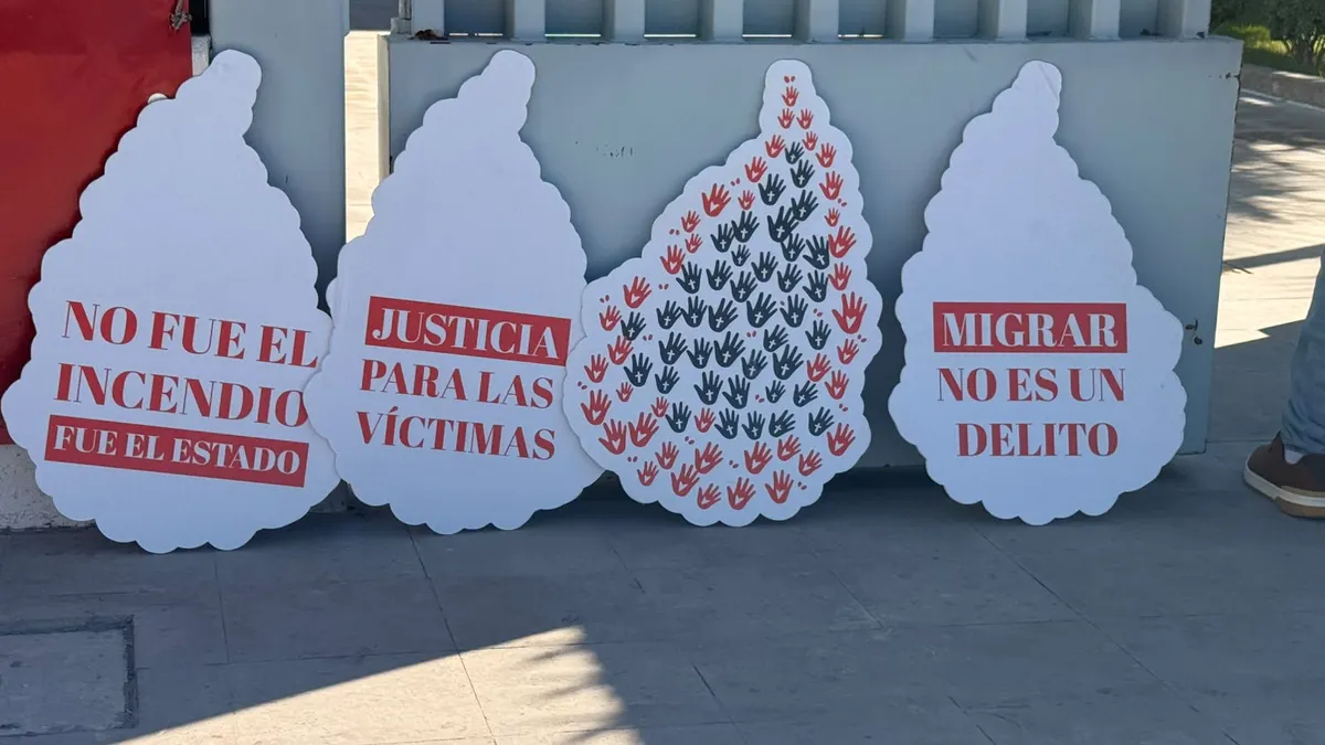 Manifestantes reclaman justicia por tragedia del INM en audiencia de Garduño