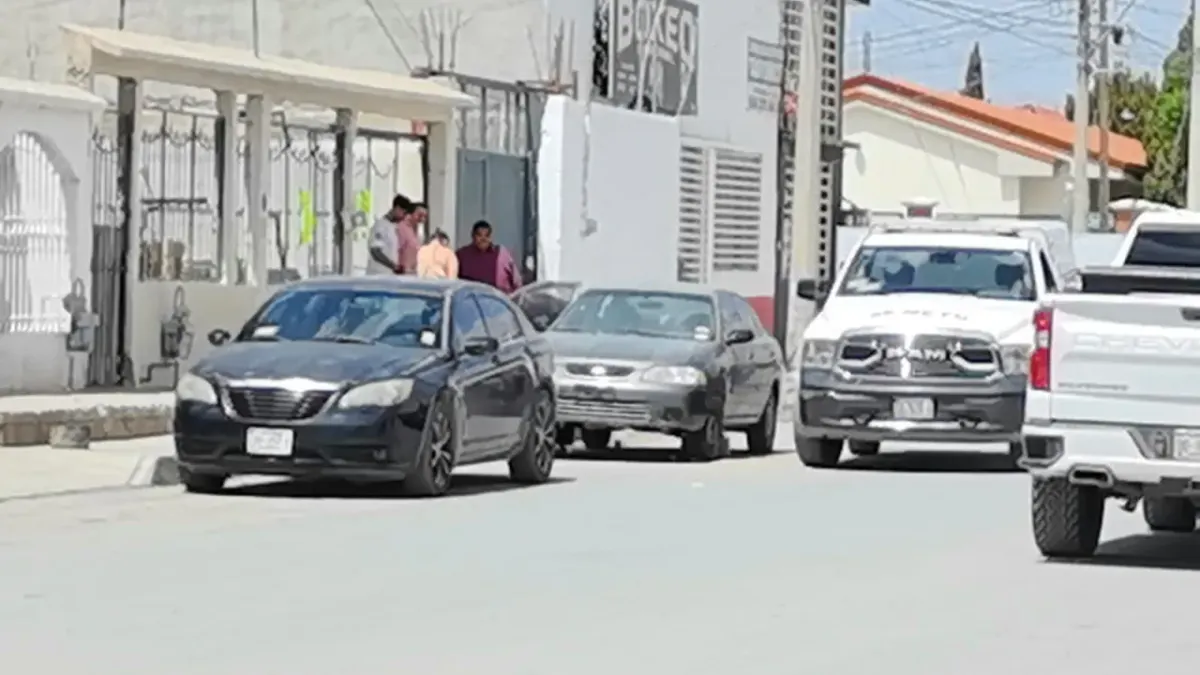 Encuentran sin vida a hombre dentro de auto en Salvárcar