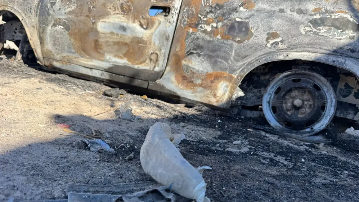Incendian cuatro vehículos frente al Corralón 3 en Ciudad Juárez