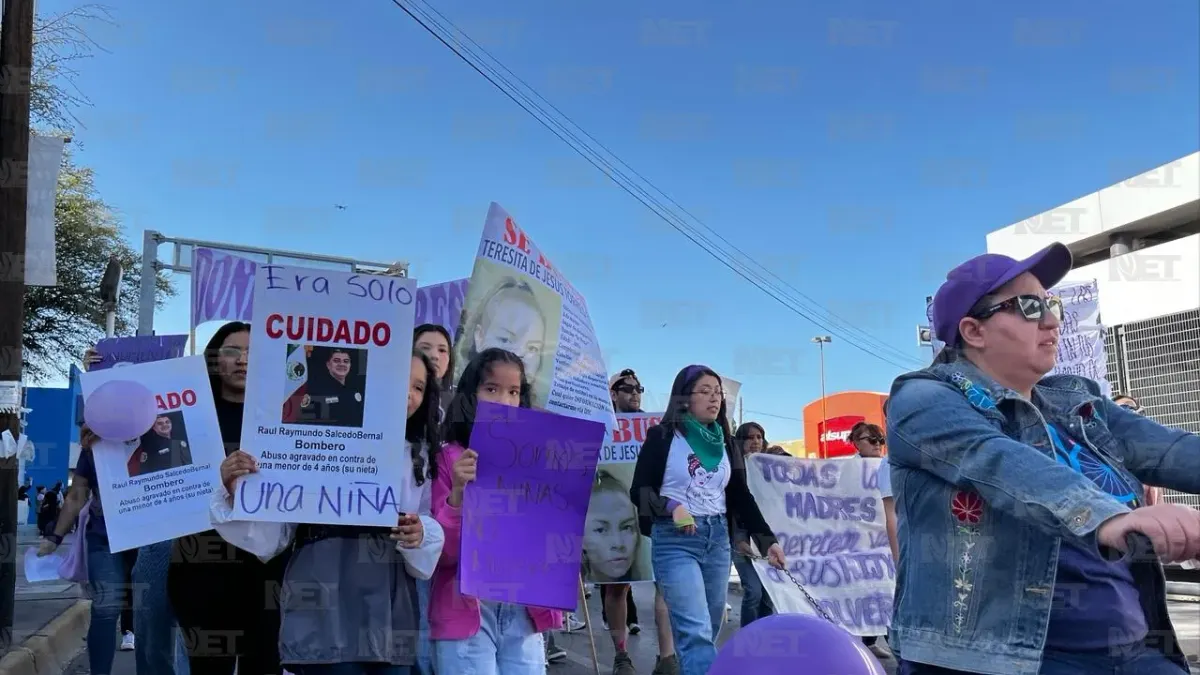 Marchan miles de mujeres en Chihuahua