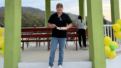 Invita edil de SLP a polémica fiesta del Día del Padre con 'chicas buena onda'