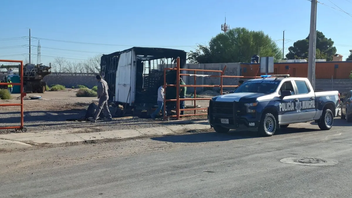 Incendio de oficina móvil deja daños materiales en Valle del Sol