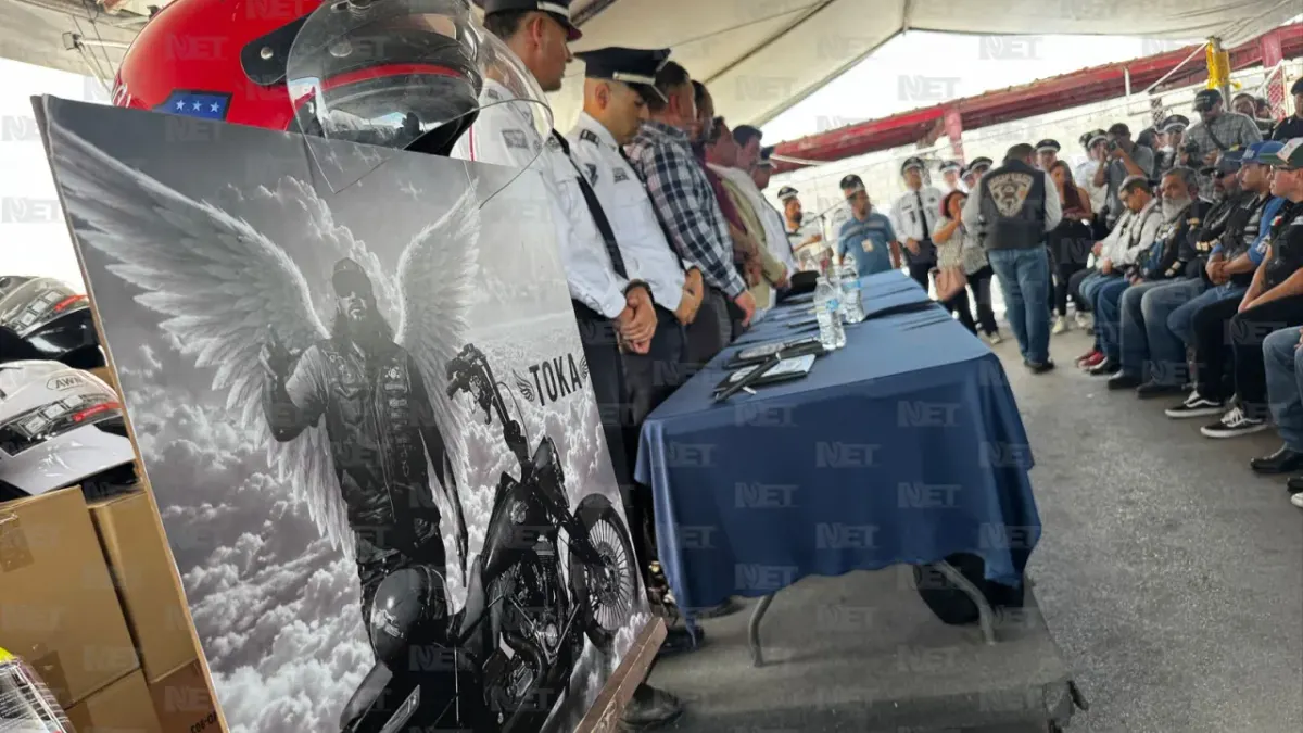 Reparte Seguridad Vial cascos a motociclistas en Juárez