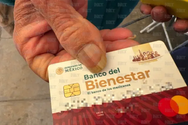 Recomienda Bienestar a pensionados pagar compras con tarjeta