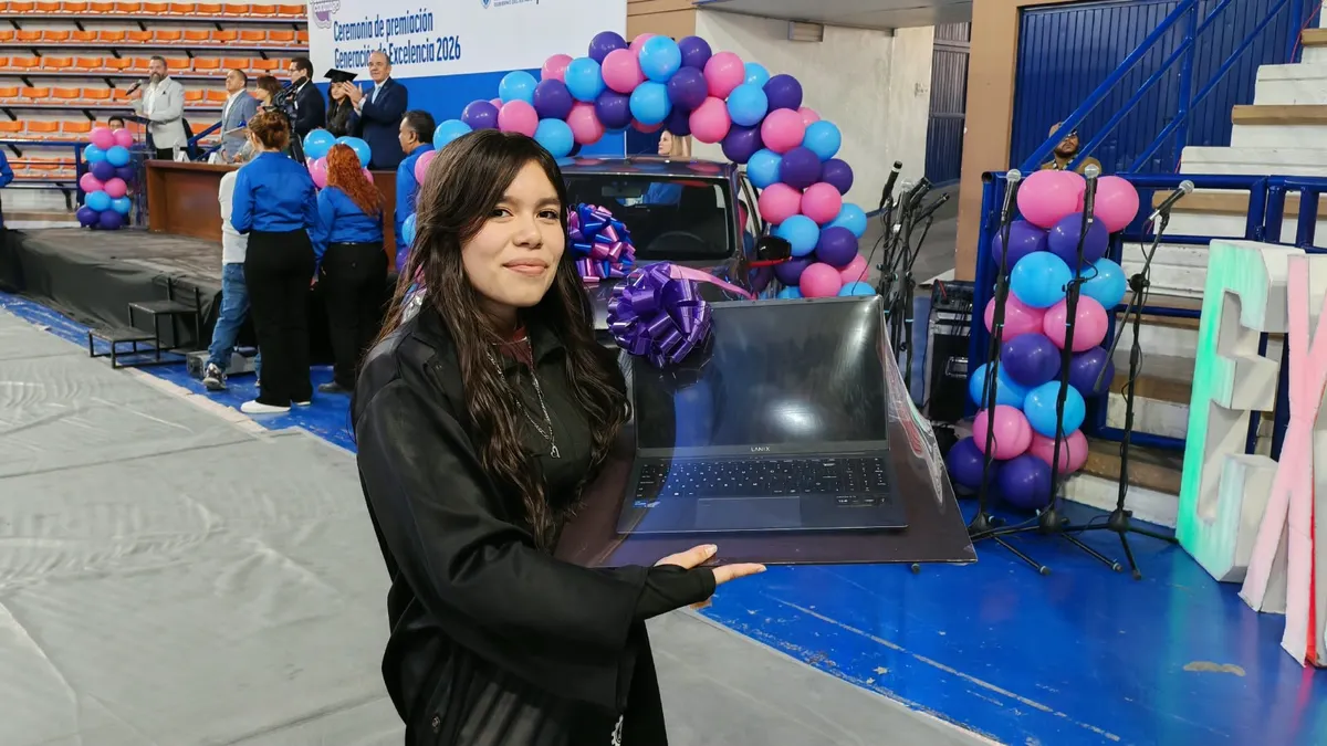 Reconocen con premios a 6 mil 882 estudiantes de excelencia en Ciudad Juárez