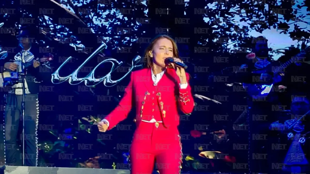 Cautiva Majo Aguilar al público en el segundo día de la Feria Canaco Juárez 2026
