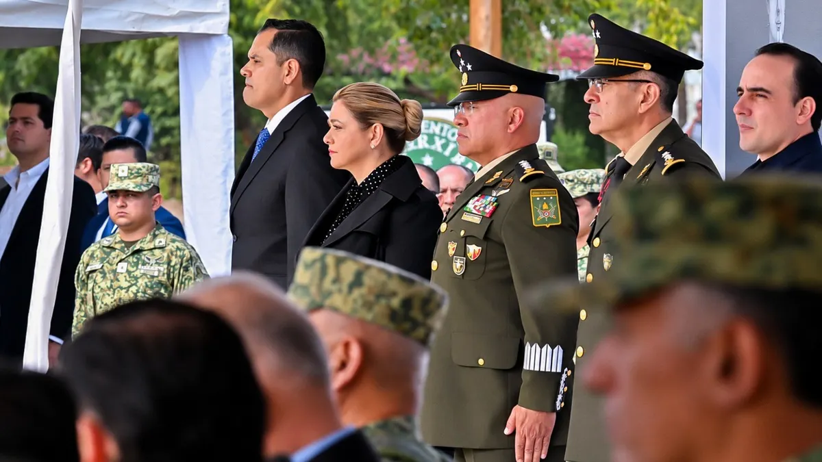 Asiste Maru Campos a toma de mando de la XI Región Militar en Torreón