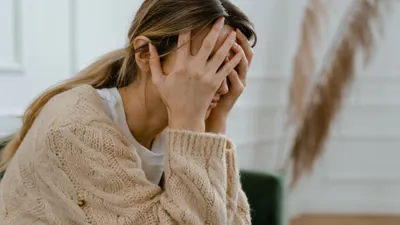 ¿Qué es un brote psicótico? Especialista explica causas y tratamiento