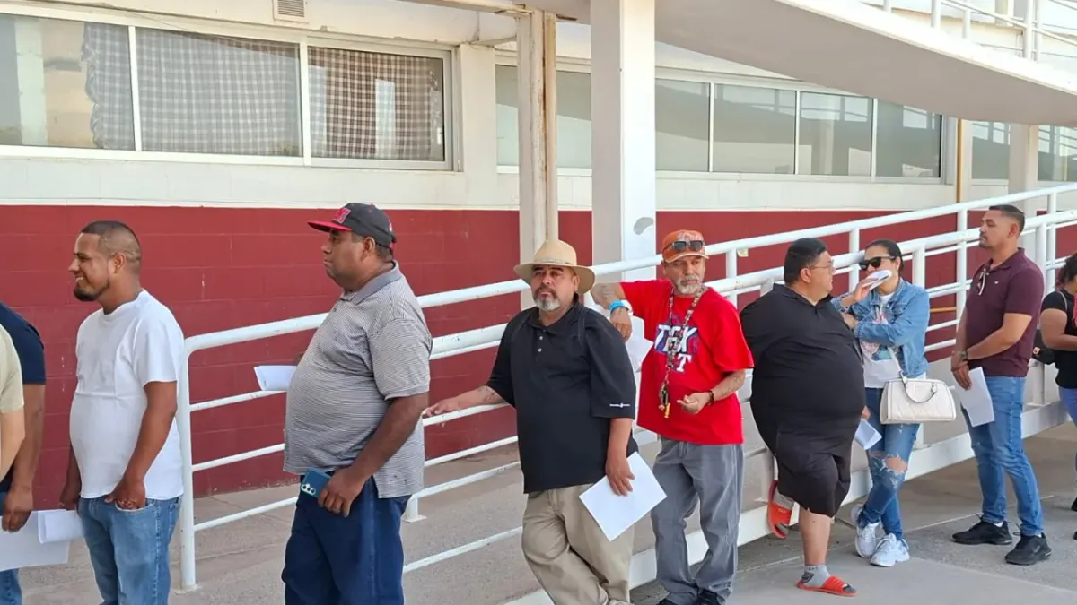 Registran largas filas en módulo móvil de Tesorería en Riberas del Bravo