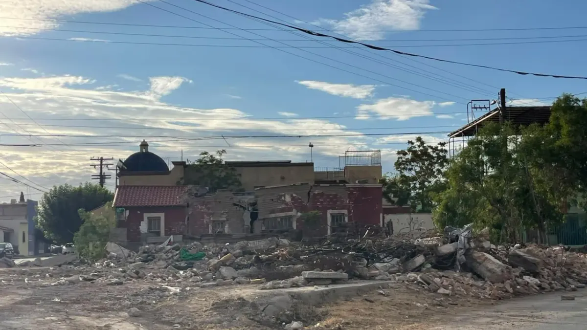 Concluye demolición de finca donde tiraban basura y cadáveres en El Barreal