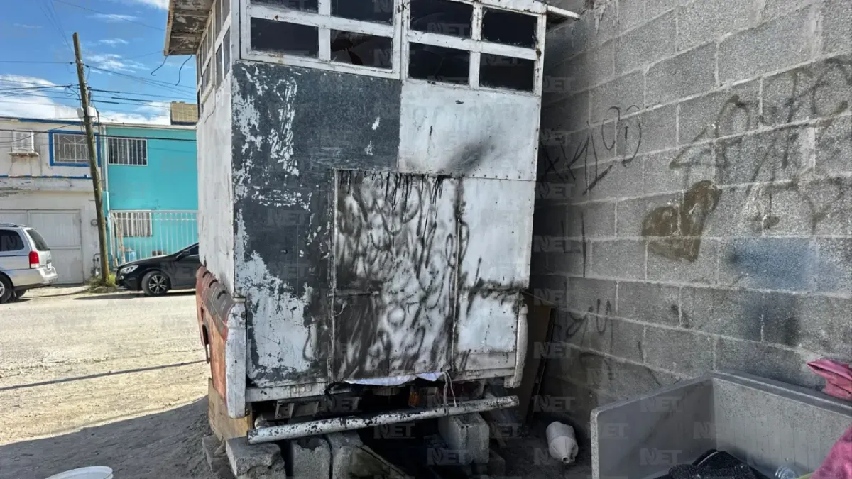 Vecinos controlan incendio en Salvárcar antes de llegada de Bomberos