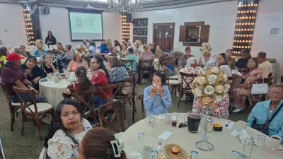 Celebra Pérez Cuéllar a madres de Consejos del Adulto Mayor