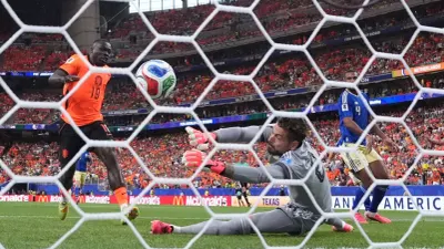 Lideran Brobbey y Gakpo paliza de Holanda sobre Suecia en Mundial