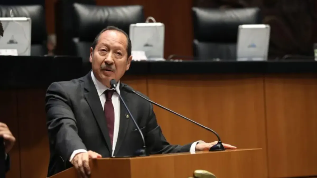 Comparece Leonel Godoy ante Fiscalía por asesinato de alcalde de Uruapan