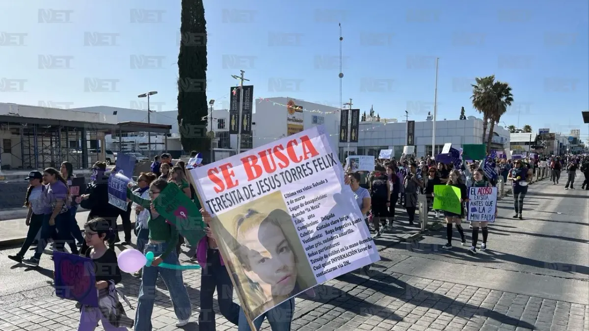 Marchan miles de mujeres en Chihuahua