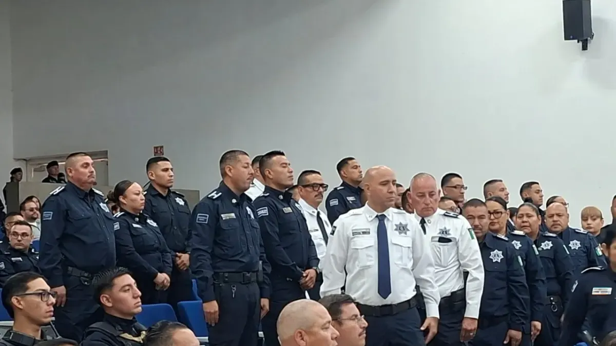 Entregan 65 ascensos a policías municipales en Ciudad Juárez