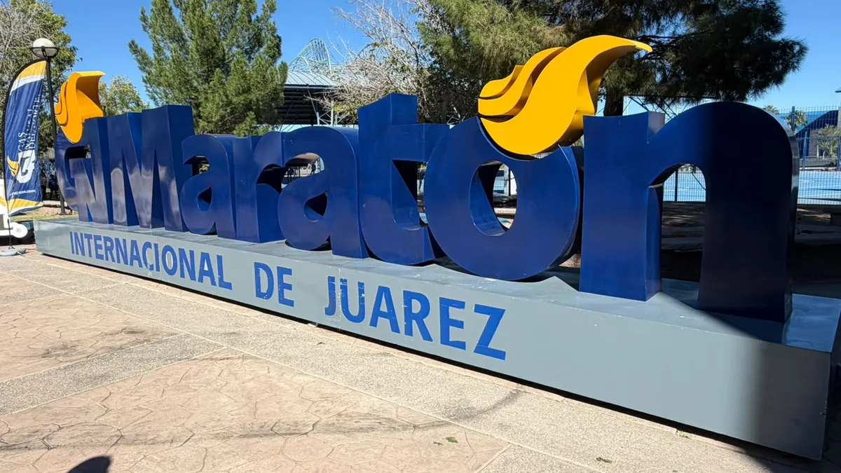 Corredores se reúnen en el Tec de Monterrey previo al Maratón de Juárez