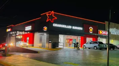 Festeja Carl's Jr. su 35 aniversario en México con hamburguesas a 35 pesos