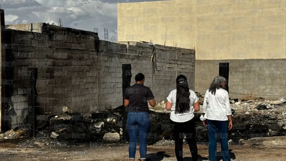 Vecinos controlan incendio en Salvárcar antes de llegada de Bomberos