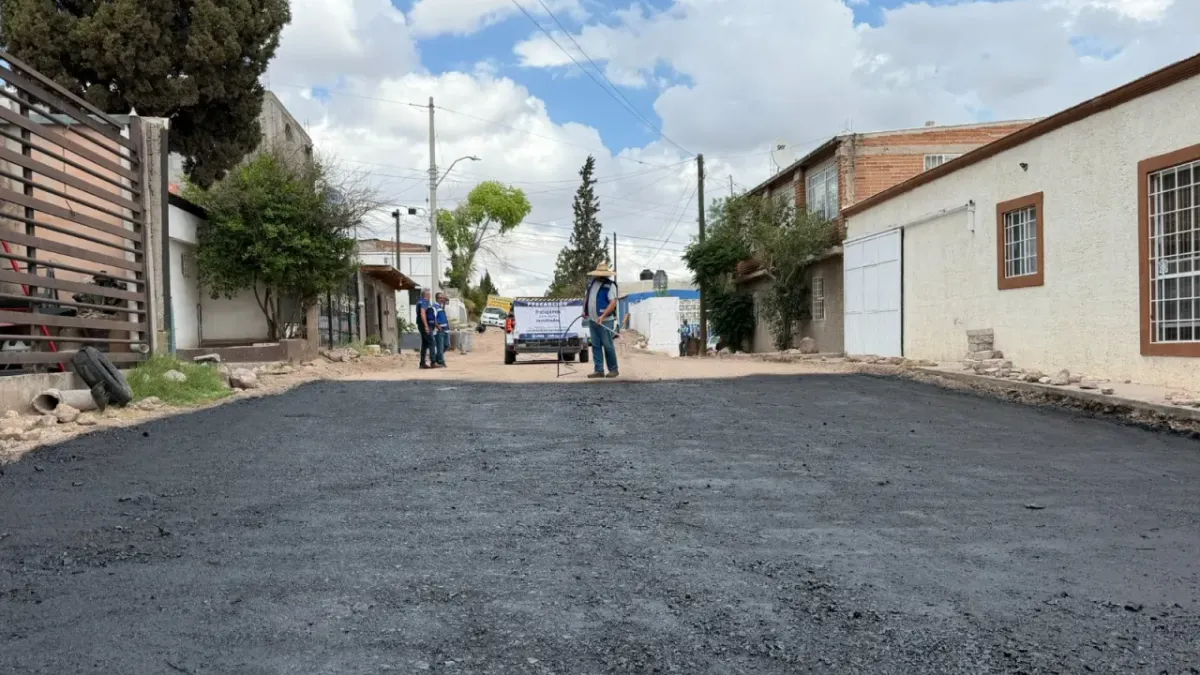 Pavimentan con concreto hidráulico cinco calles en colonias de Chihuahua