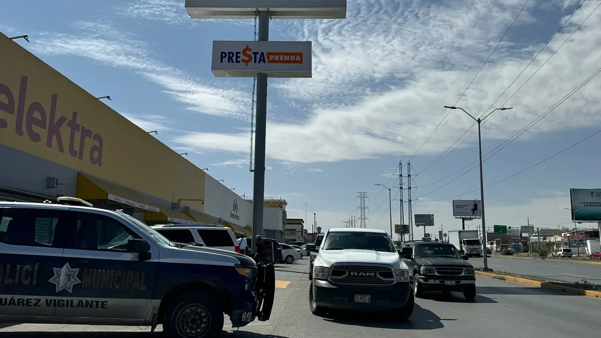 Reportan robo de hasta 450 mil pesos en sucursal Elektra en Las Torres